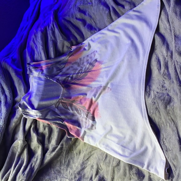 Pink/Grey/White feather top, Size M - Picture 2 of 5